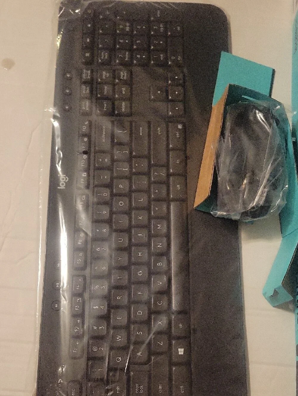 Logitech Advanced Wireless Full-Size Keyboard — Black